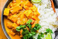 Comforting Slow Cooker Chicken Pumpkin Curry