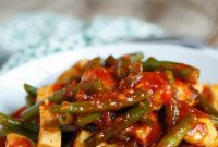 20-Minute Tangy Harissa Chicken and Green Beans