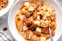 Overnight Apple Cinnamon Slow Cooker Oats