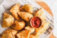 Golden Crispy Vegetable Samosas