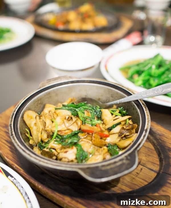 Assortment of Taiwanese dishes served at a Maokong restaurant