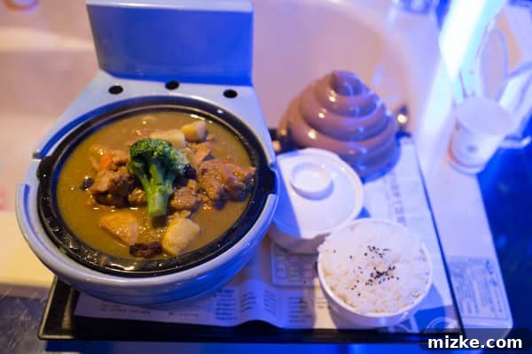 Dishes Served in Toilet-Themed Crockery Modern Toilet Restaurant Food Presentation