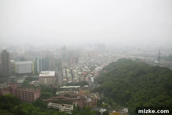 Hiking Elephant Mountain for Taipei Views Taipei 101 and City Skyline from Elephant Mountain