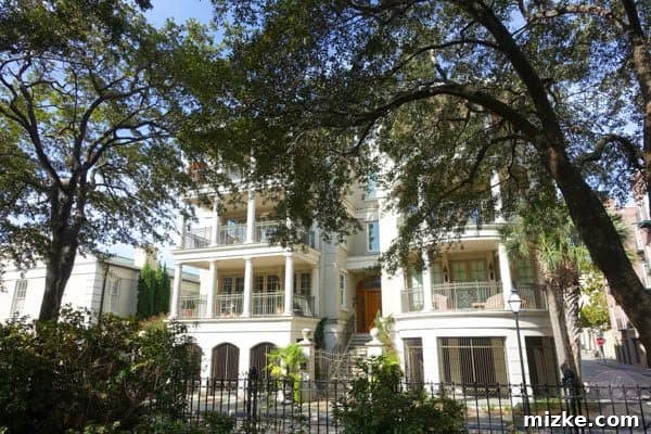 Charleston: Southern Charm and Historic Grandeur 37 The famous Rainbow Row, historic colorful houses in Charleston