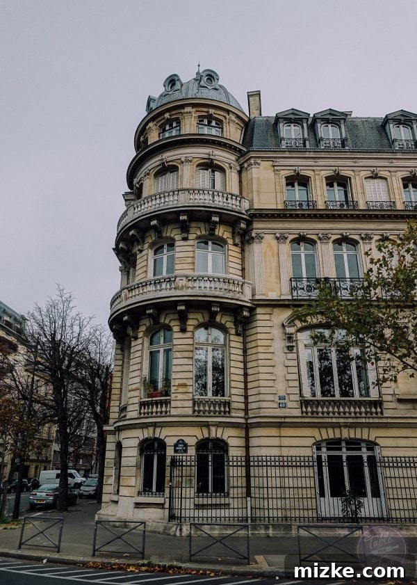 Wandering Paris 3 paris street scene with historic buildings and lampposts