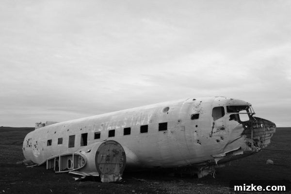 Historic photo of the DC-3 plane wreck on Sólheimasandur beach