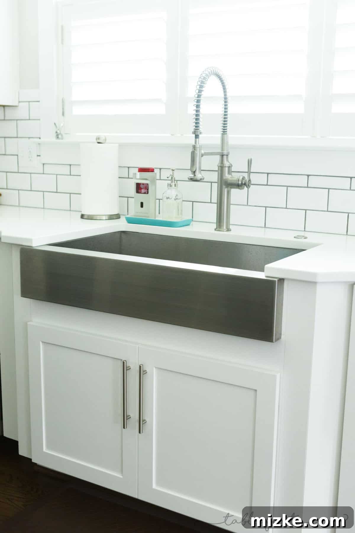 Welcome to My Kitchen 3 A modern kitchen with a second island, ideal for food preparation and photography, showcasing a light and airy design.