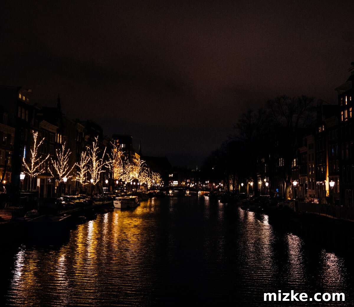 Amsterdam's Picturesque Canals and Gable Houses 24 Amsterdam and its iconic row houses and canals!