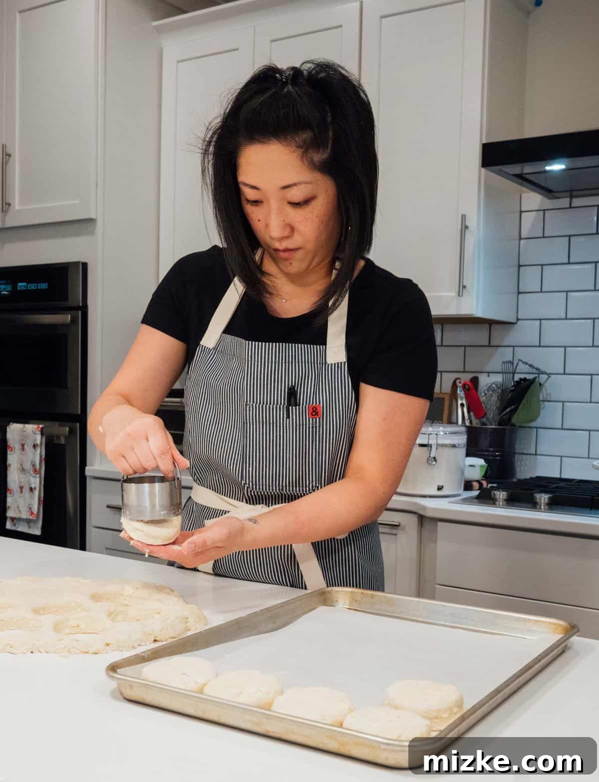 Joanna Gaines' Fluffy Buttery Biscuits: The Ultimate Homemade Recipe for Breakfast Perfection You'll want these biscuits on your breakfast table! They're so fluffy, buttery, and incredibly tender. You won't be able to just eat one! #biscuits #breakfast #breakfastrecipes