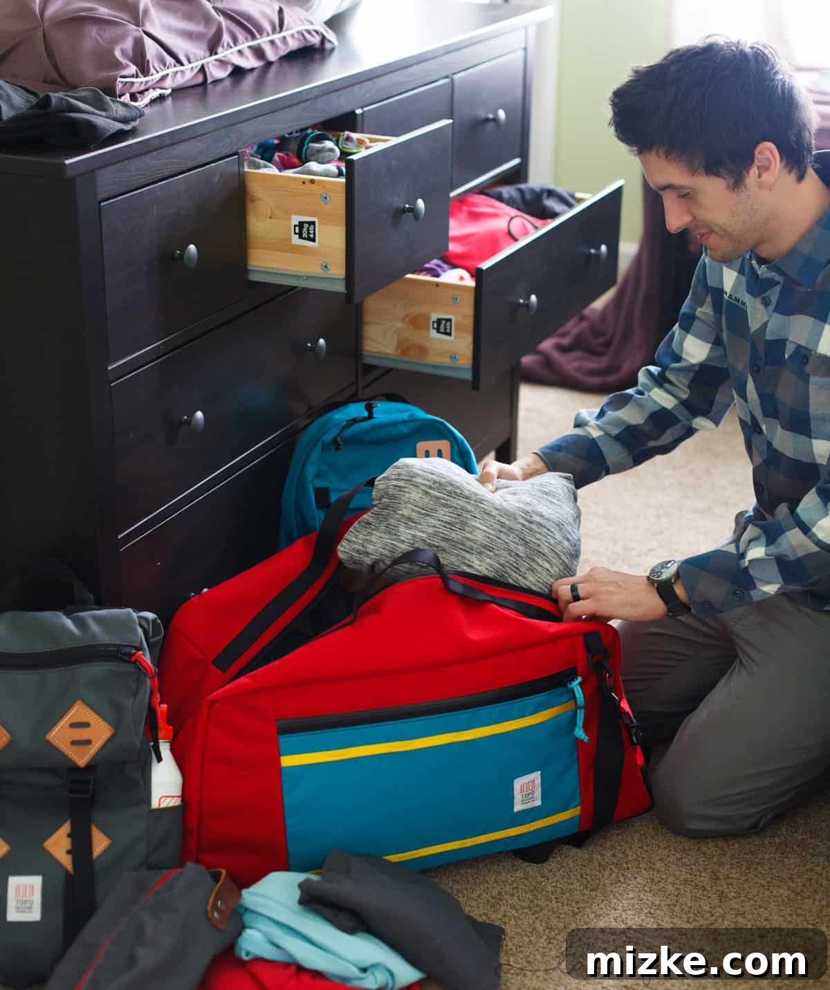 Smart Traveler's Kit 6 Travel backpack and small bag ready for adventure
