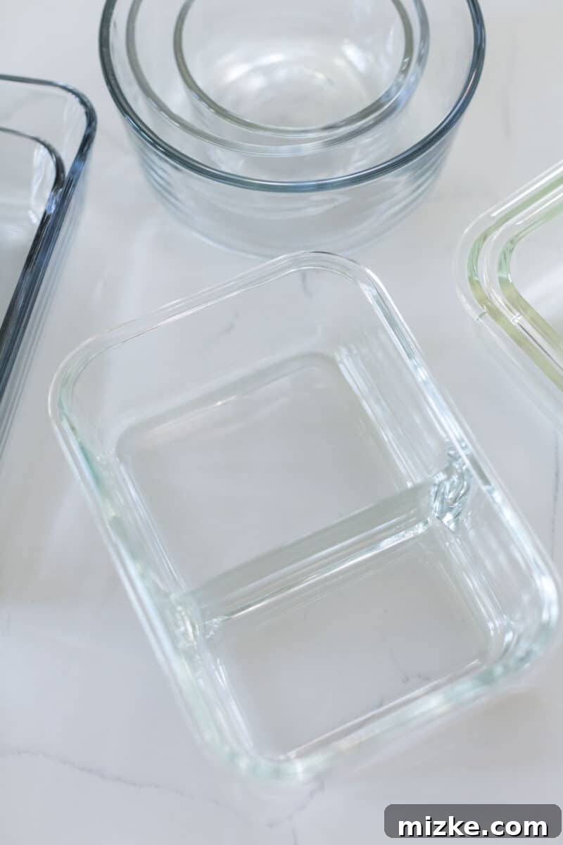 Smart Food Prep Solutions 4 Bento-style divided glass meal prep containers with lid