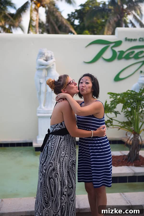 Nassau Bahamian Paradise 44 Friends enjoying the resort